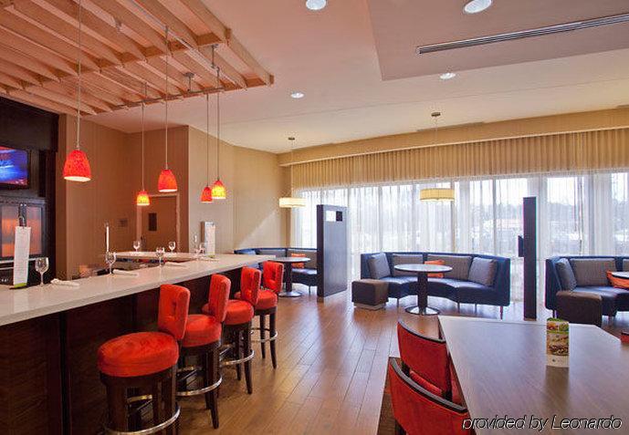 Courtyard Charlotte Airport North Hotel Restaurant photo