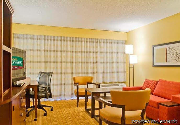 Courtyard Charlotte Airport North Hotel Exterior photo
